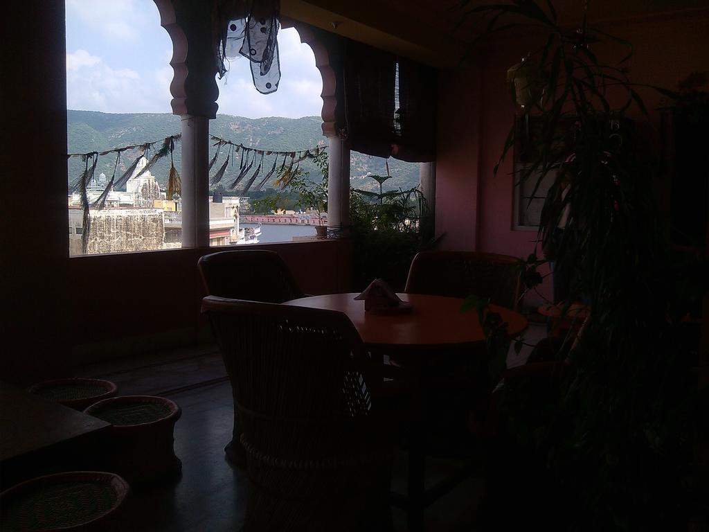Hotel Mama Luna Pushkar Ngoại thất bức ảnh